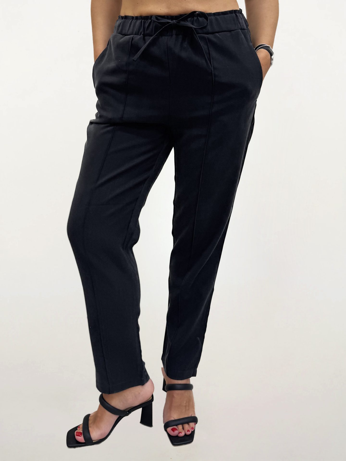 IMG_9372 copy Γυναικεία Παντελόνα Με Λάστιχο NOVA 7806 Μαύρο - Image 1